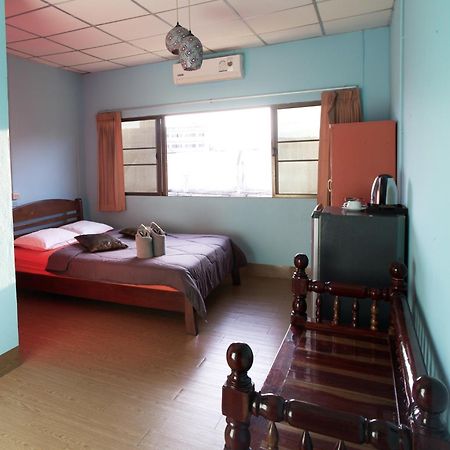 Holiday Phangan - Hostel & Bar Тонг Сала Экстерьер фото