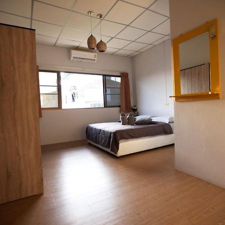 Holiday Phangan - Hostel & Bar Тонг Сала Экстерьер фото
