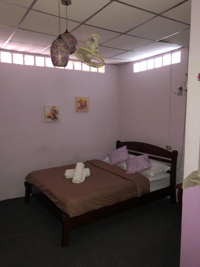 Holiday Phangan - Hostel & Bar Тонг Сала Экстерьер фото