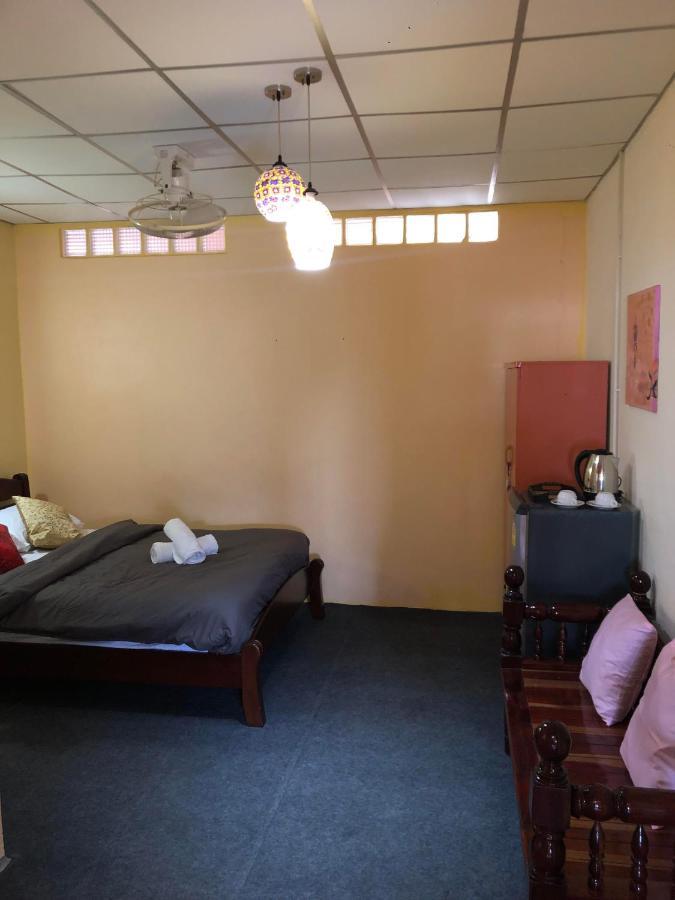 Holiday Phangan - Hostel & Bar Тонг Сала Экстерьер фото