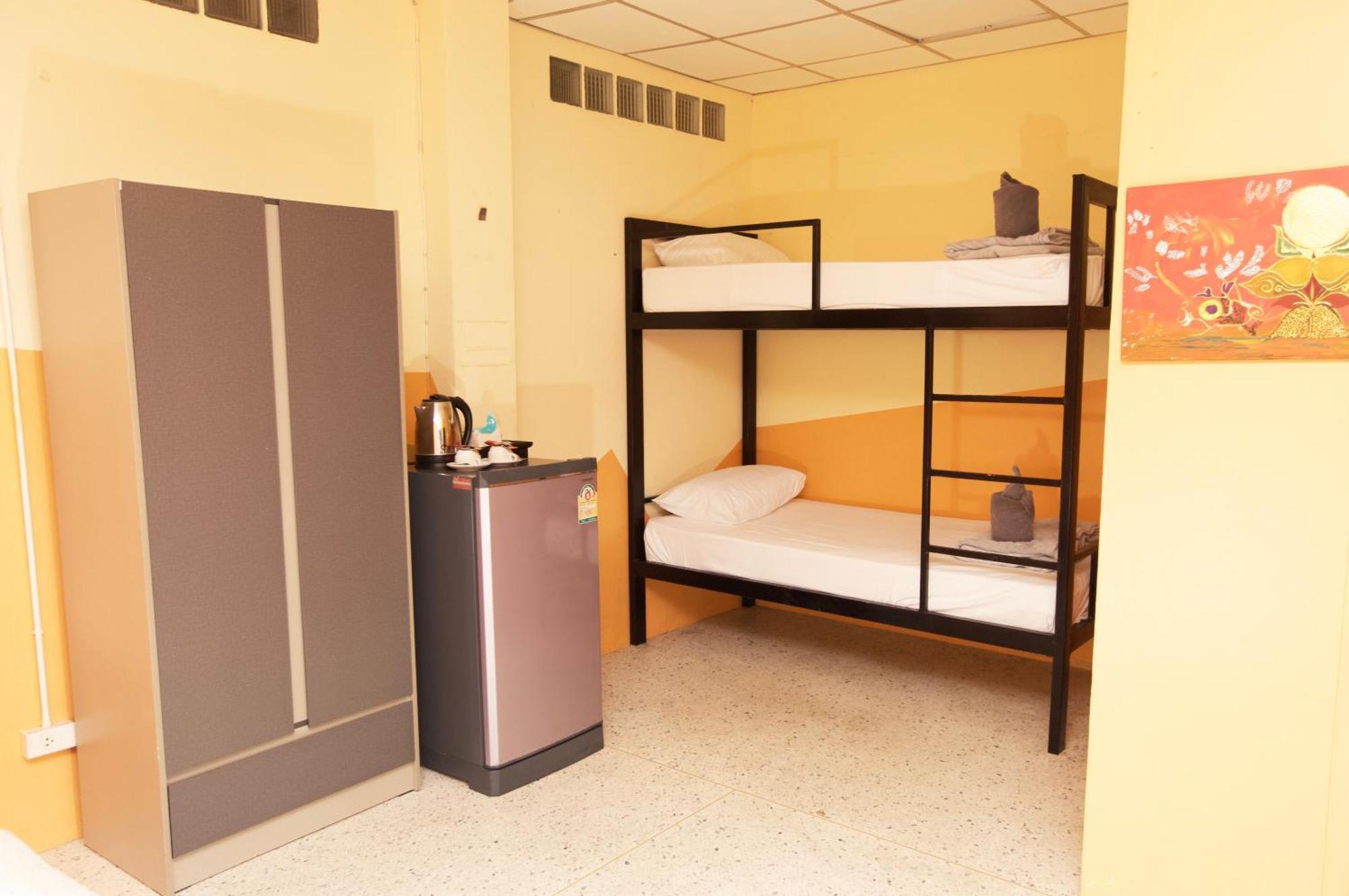 Holiday Phangan - Hostel & Bar Тонг Сала Экстерьер фото
