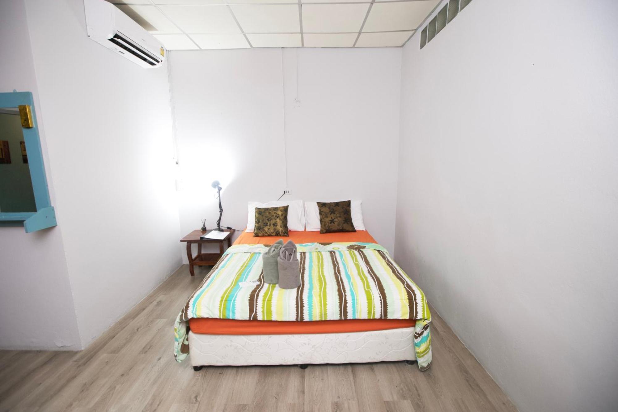 Holiday Phangan - Hostel & Bar Тонг Сала Экстерьер фото