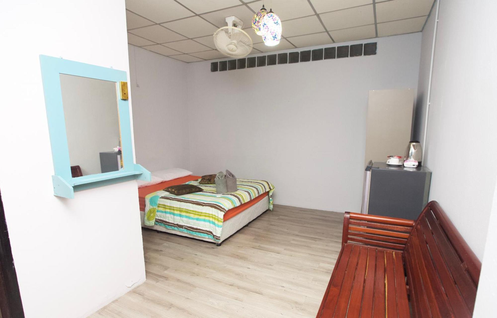 Holiday Phangan - Hostel & Bar Тонг Сала Экстерьер фото