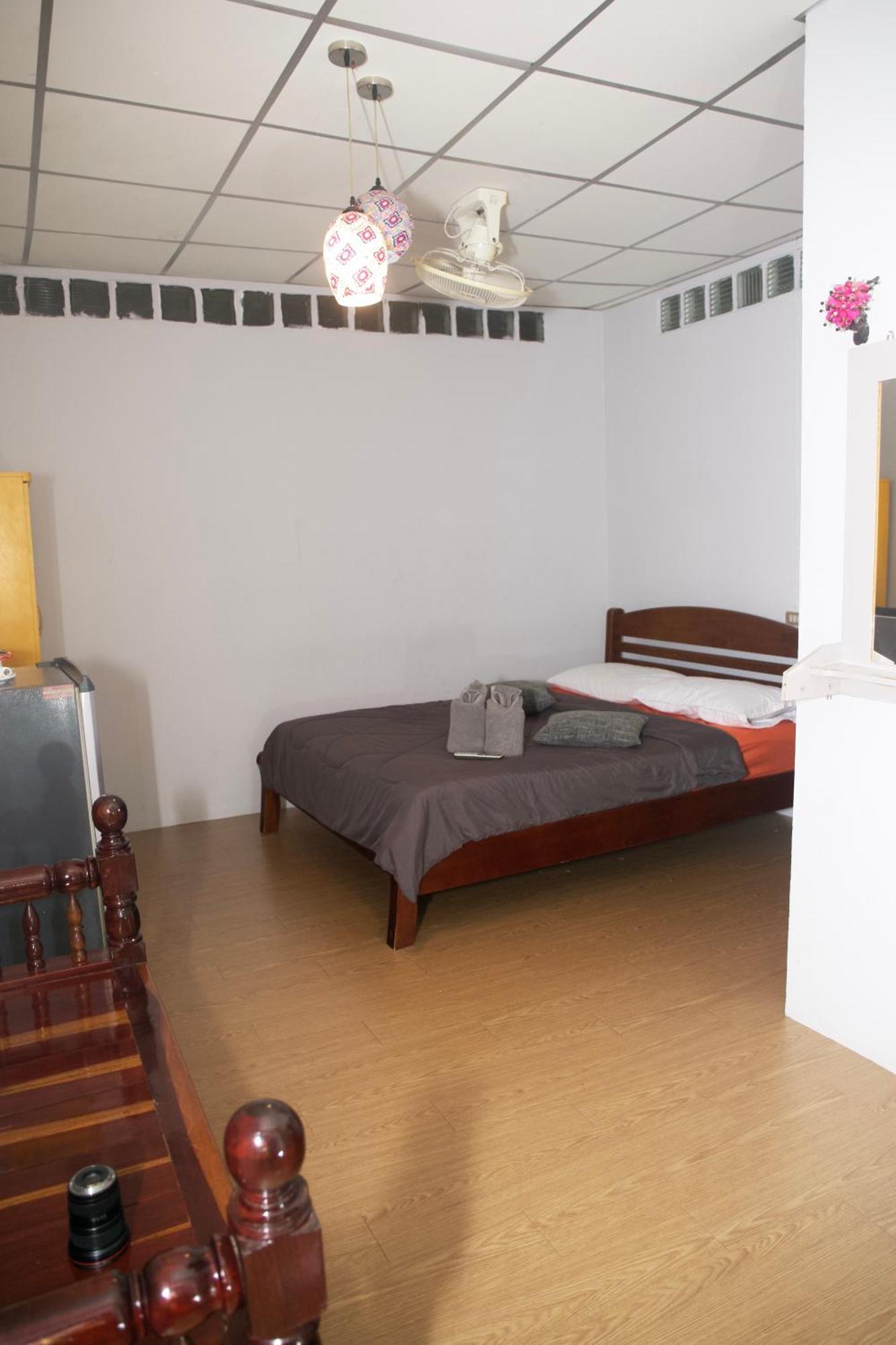 Holiday Phangan - Hostel & Bar Тонг Сала Экстерьер фото